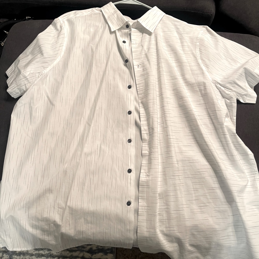 Perry Ellis Total Stretch Slim Fit Button Up Short Sleeve Dress Shirt